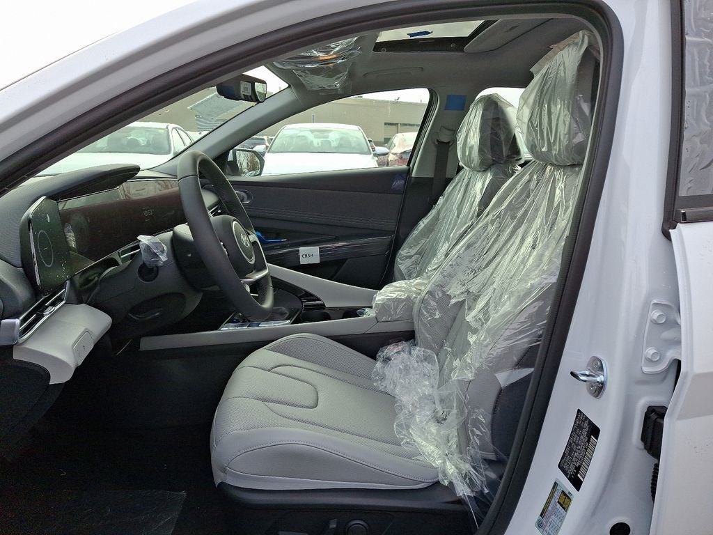 2025 Hyundai ELANTRA Limited