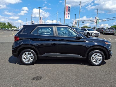 2022 Hyundai VENUE SE